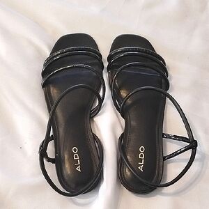 Aldo Black Strappy Flat Board Sandals Sleek Design, Size: 7